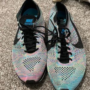 Mens Nike Flyknit Racer. Size 10.
